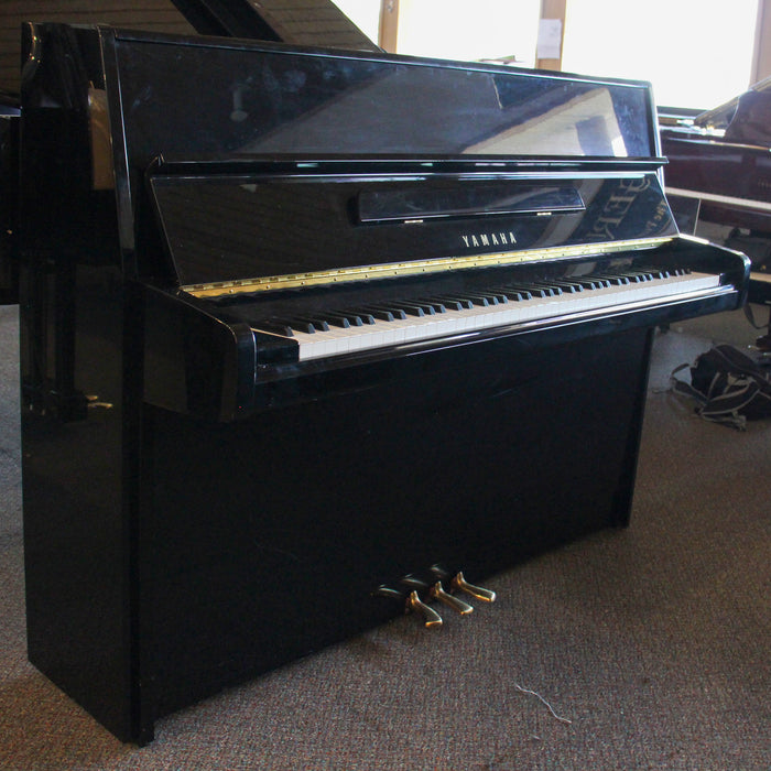 Yamaha P2E Upright Continental Console Piano | Polished Ebony