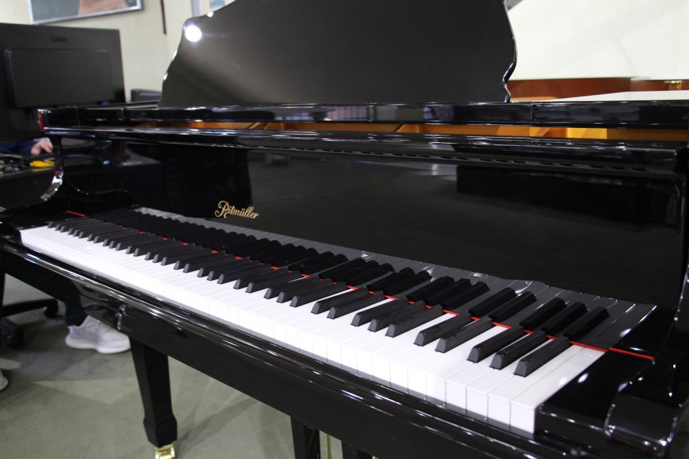 Ritmuller R9 Grand Piano