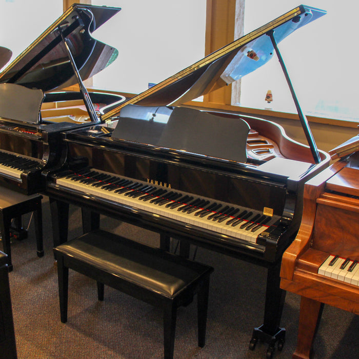 Yamaha G1A Baby Grand Piano | Polished Ebony 4'11"