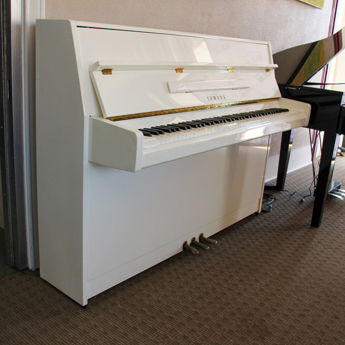 Yamaha M1F Console Upright Piano | Polished White